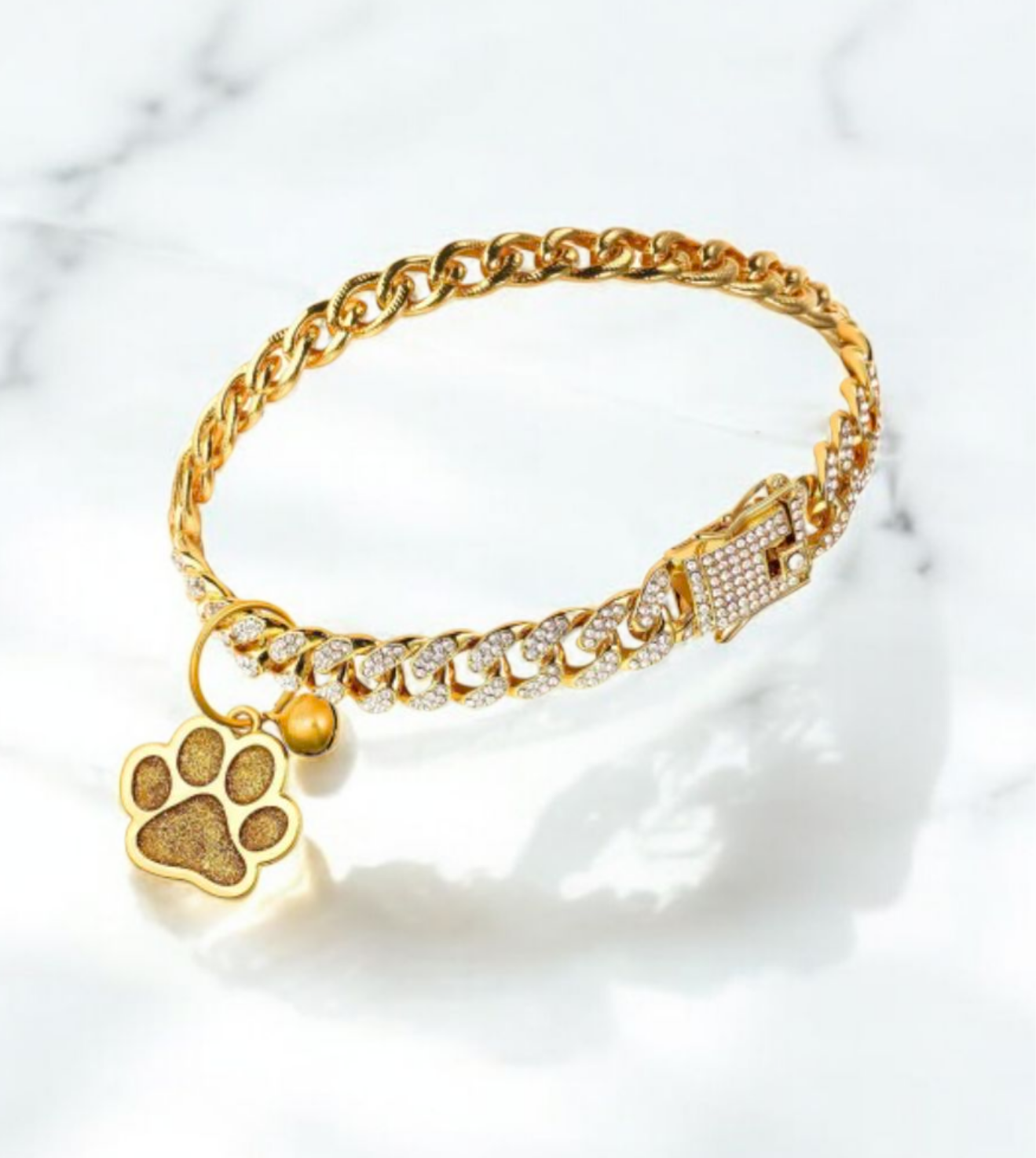 Collier raffiné avec diamants artificiels